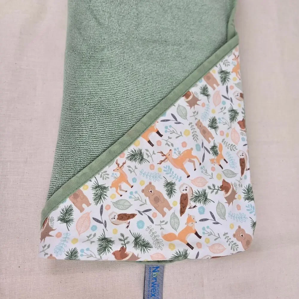 Norwex Kids Hooded Bath Towel Sage Green Woodland Print Microfiber (B)
